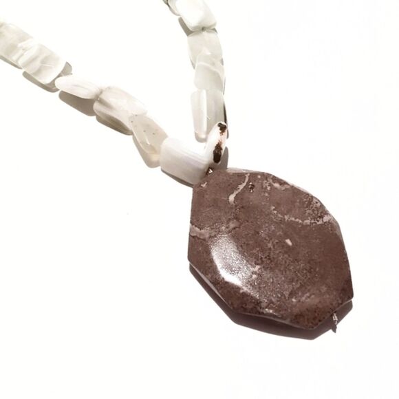 Chunky Agate Beaded Necklace with Large Faceted Stone Pendant - Picture 6 of 7